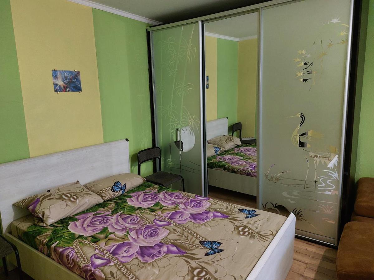 Appartement Район Деснянской Правды à TTchernihiv Extérieur photo